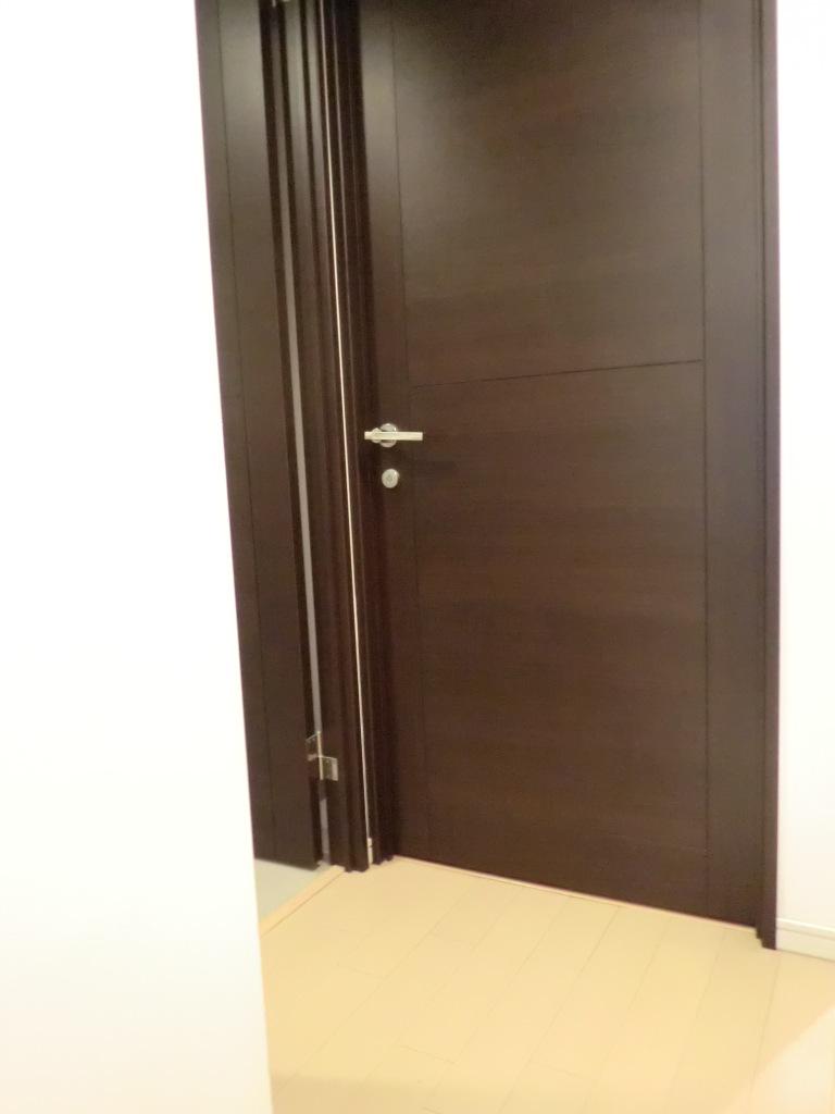 Other. Room and bright flooring, It is the joinery of calm dark brown.