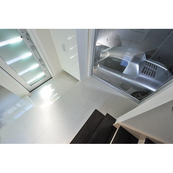 Entrance. Example of construction Entrance reference photograph