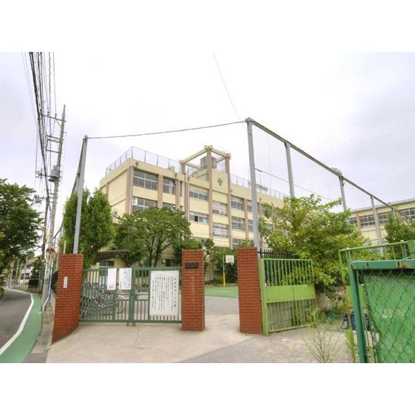 Junior high school. 463m until Arakawa Ward Ogu Hachiman Junior High School