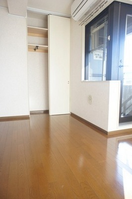 Living and room.  ※ reference Photo of another room Air-conditioned! Day good! 