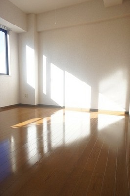 Living and room.  ※ reference Photo of another room Air-conditioned! Day good! 