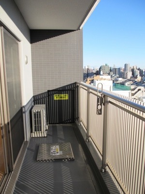 Balcony. There are laundry clotheshorse I will see the goodness of per yang.