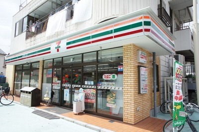 Convenience store. Seven-Eleven Arakawa Higashiogu 2-chome up (convenience store) 202m