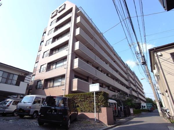 Local appearance photo. Local (09 May 2013) Shooting