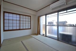 Non-living room. Japanese-style room 6 tatami (1)