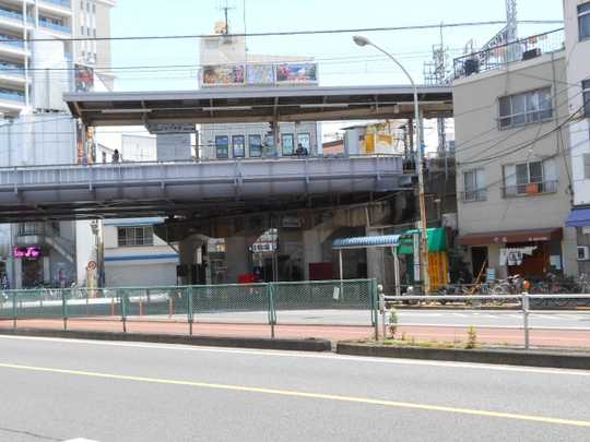 Local land photo. Keisei Main Line "New Mikawashima" station 1 minute walk.  Metropolitan bus ・ There is also a bus stop of Ikebukuro flights