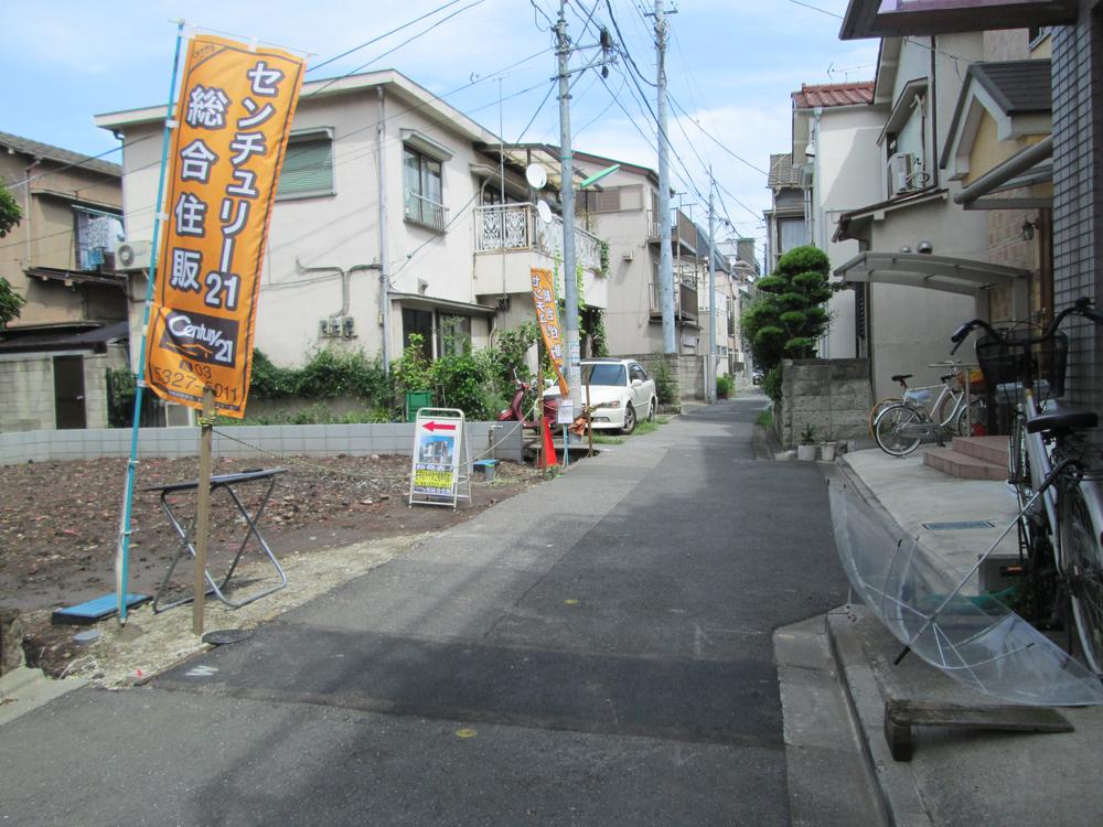 Local photos, including front road. Local (August 2013) Shooting