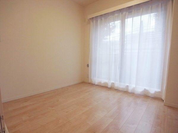 Other introspection. Western style room