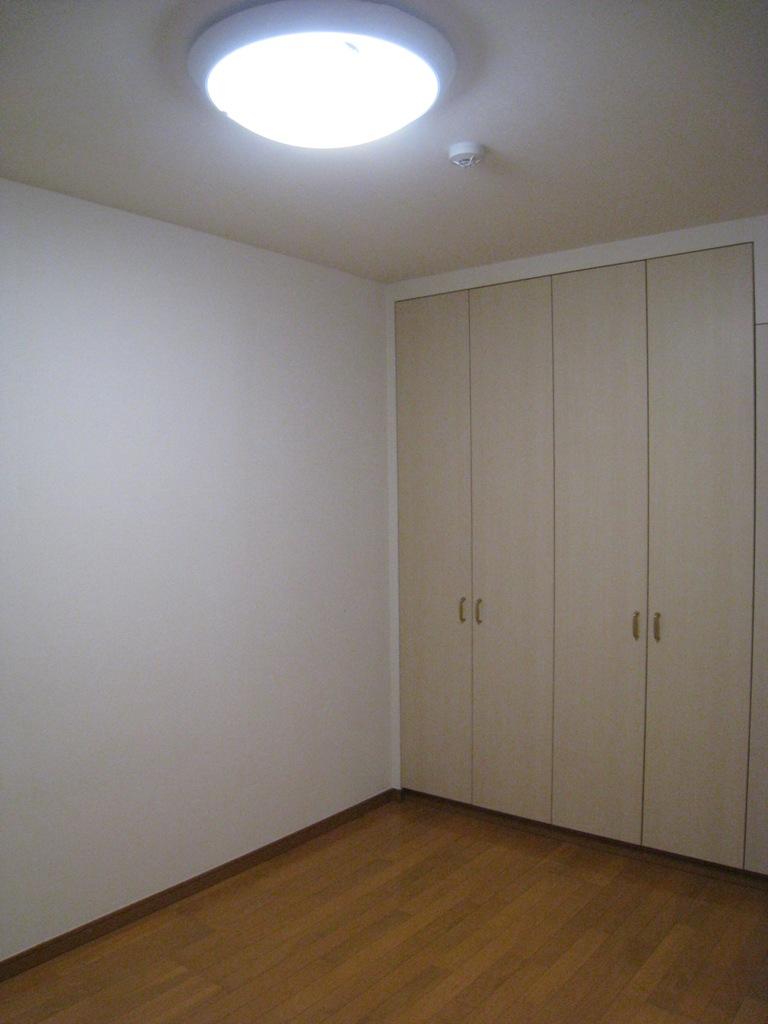 Non-living room. Indoor (September 2013) Shooting