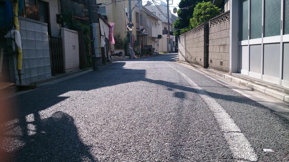 Local photos, including front road. Frontal road