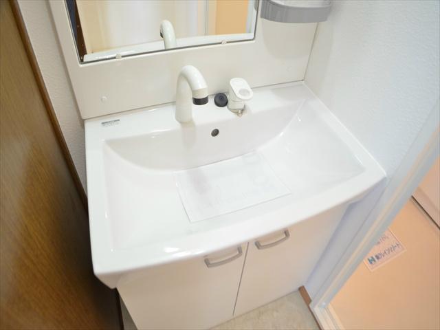 Wash basin, toilet. It prevents water wings