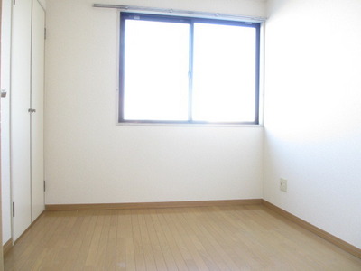 Living and room.  ※ Cleaning before 4.5 Pledge Western-style There is housed in the left side