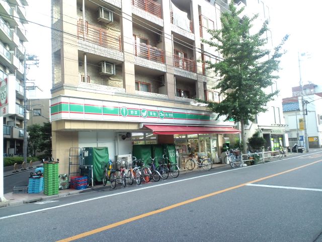 Convenience store. Store up to 100 (convenience store) 180m