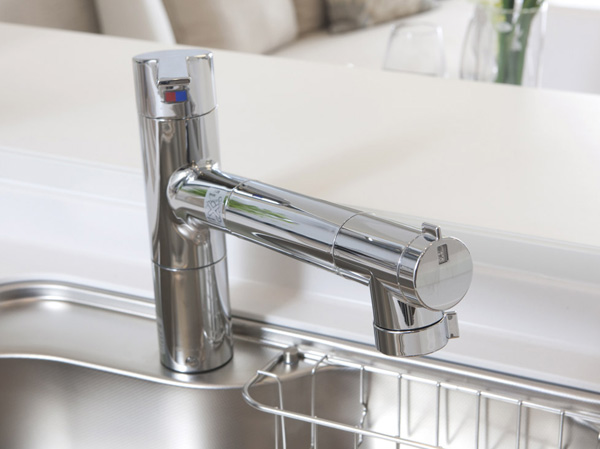 Kitchen.  [Built-in water purifier with mixing faucet] Integrated water purifier and single lever mixing faucet. You can use plenty of clean, delicious water.