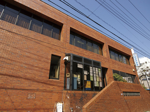 Surrounding environment. Nippori Library (14 mins, About 1050m)