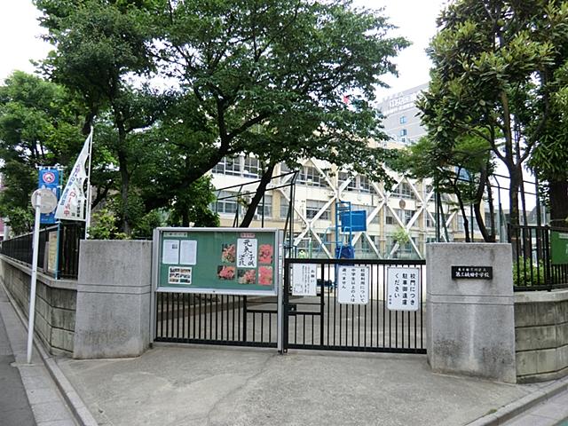Primary school. Municipal 50m to the third Kaita Elementary School