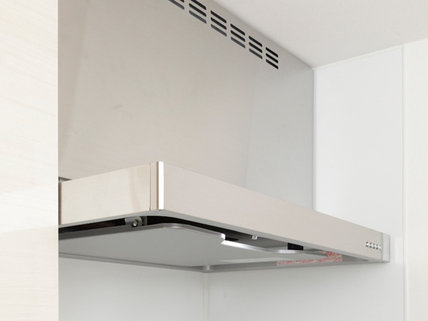 Kitchen.  [Same hourly wage exhaust type range hood (with current plate)] Exhaust and at the same time done the air supply, To reduce that the interior of the pressure drops during use.