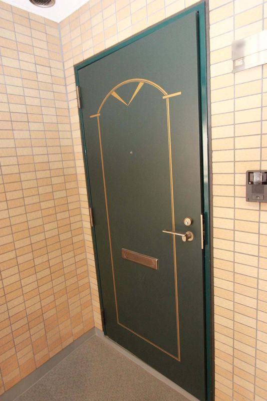 Entrance. Entrance door