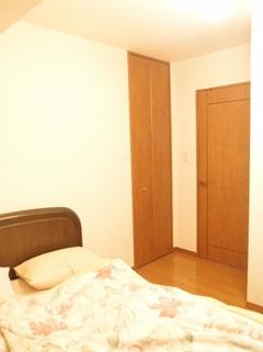 Non-living room. Western-style (about 6.0 tatami mats) 2 ※ Furniture, etc. are not included in the sale content.