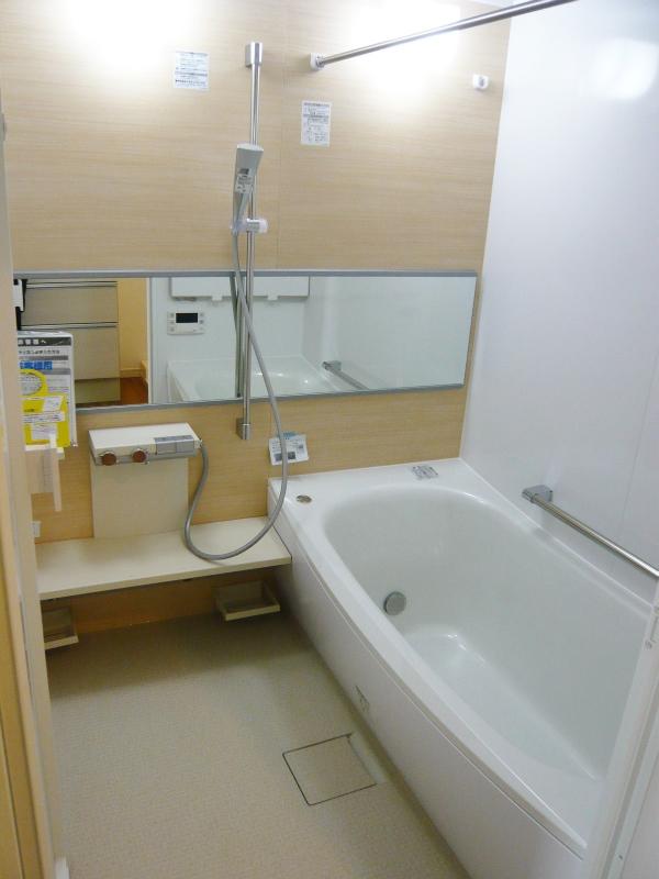 Bathroom. 1 tsubo system bus with ventilation drying heating function