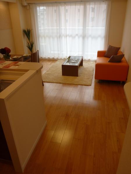 Same specifications photos (living). Spacious 12 Pledge or more living!