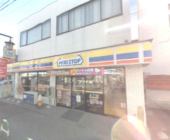 Convenience store. MINISTOP up (convenience store) 130m