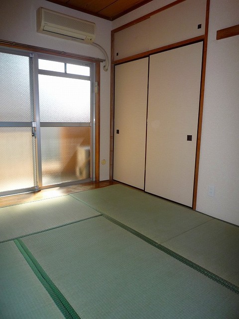 Other room space. A calm 6 Pledge Japanese-style room