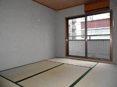 Other Equipment. Japanese-style room (inverting type of room)