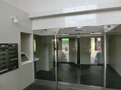 Entrance. There is a feeling of freedom auto lock corresponding Entrance