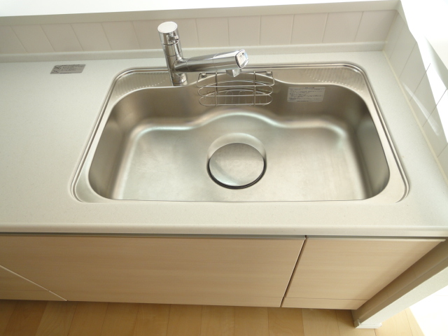 Kitchen. Faucet integrated water purifier. Cartridge is sold separately. 