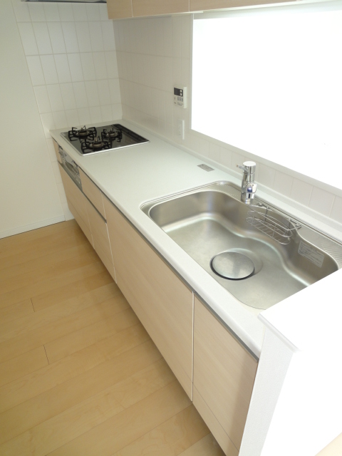 Kitchen. Cleanliness have face-to-face kitchen as a trend the white. Artificial marble counter