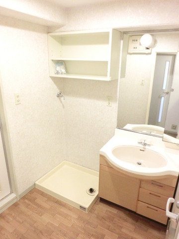 Washroom. Wash basin ・ Waterproof pan for washing machine