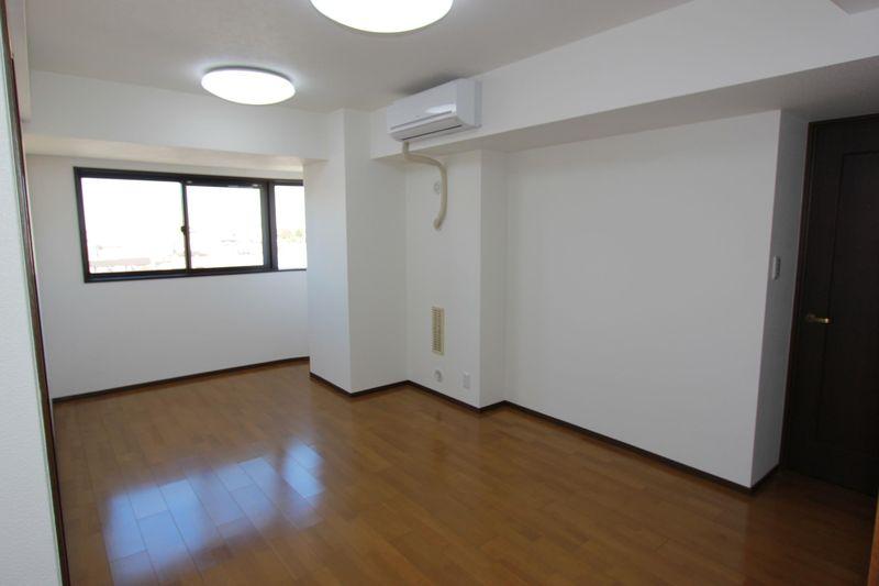 Living. Living 9.8 Pledge Interior Photos