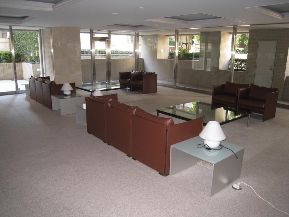 Entrance. Common areas