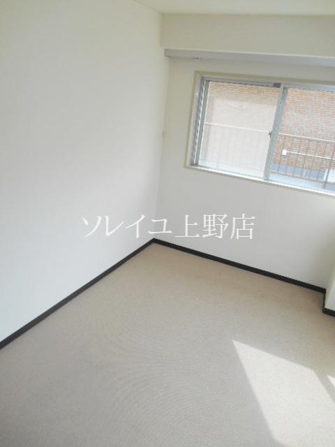 Other room space