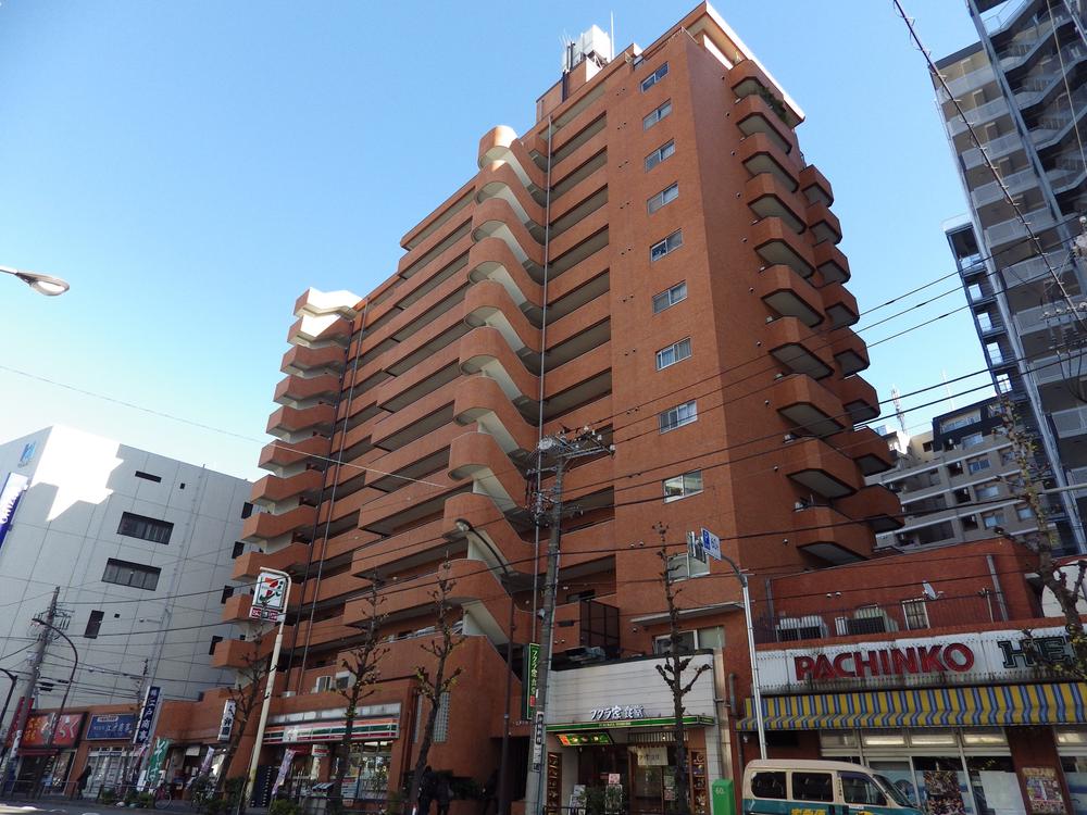 Local appearance photo. Local (12 May 2013) Shooting