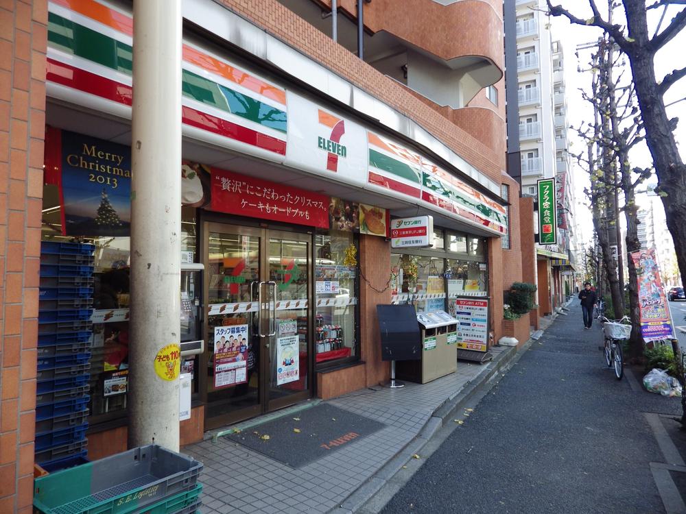 Convenience store. 3m to Seven-Eleven store Edogawabashi