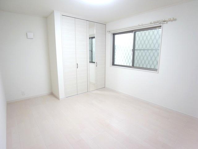 Non-living room. Indoor (September 2013) Shooting