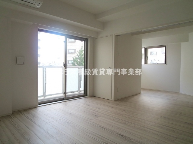 Living and room