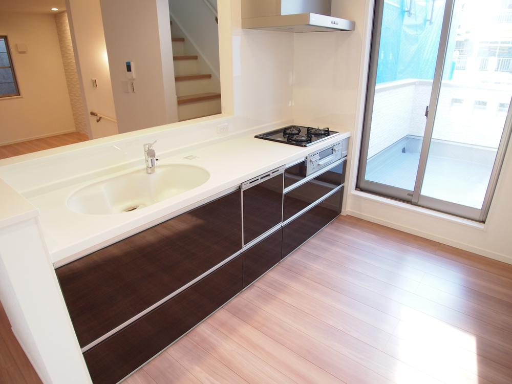 Kitchen. Indoor (11 May 2013) Shooting