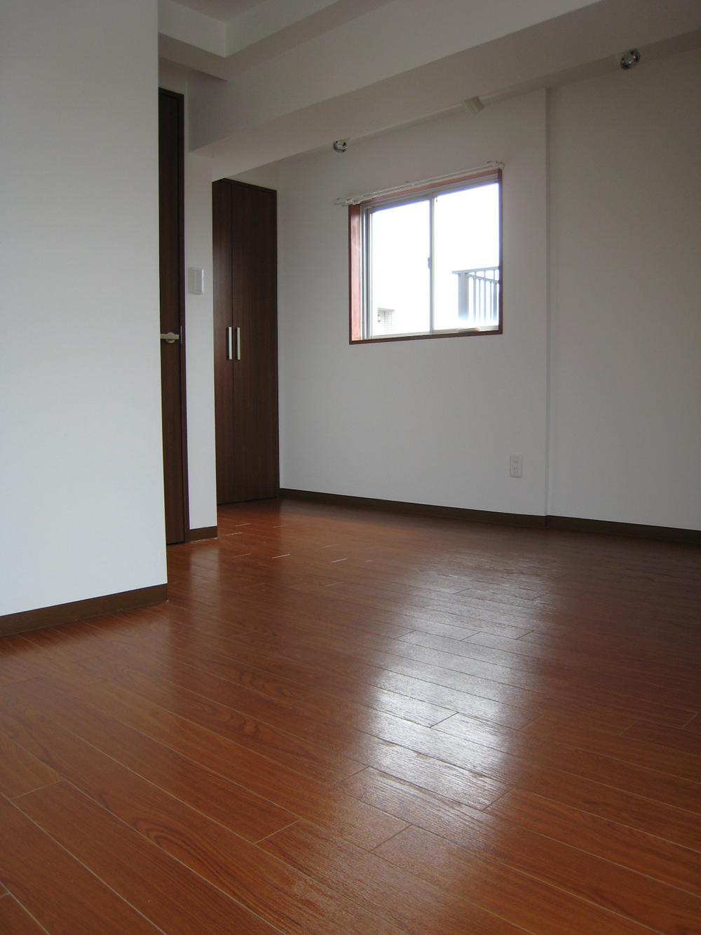 Non-living room. Indoor (06 May 2013) Shooting