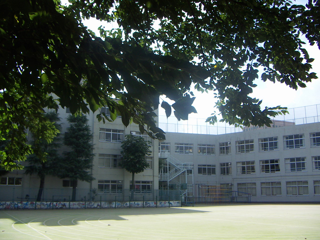 Primary school. Sendagi up to elementary school (elementary school) 578m