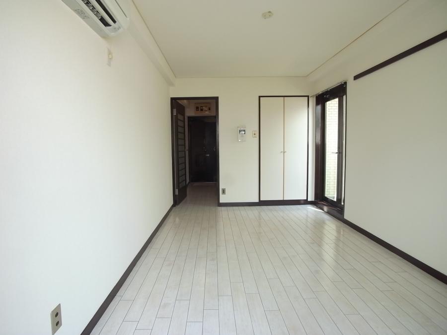 Living. Indoor (March 2010) Shooting