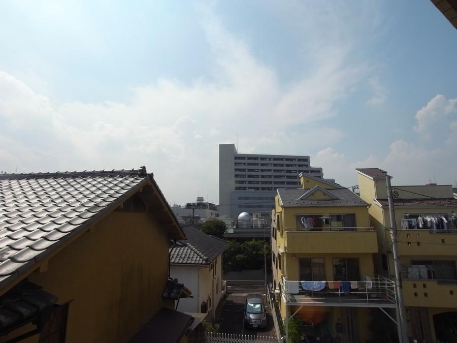 View photos from the dwelling unit. View from the site (November 2013) Shooting