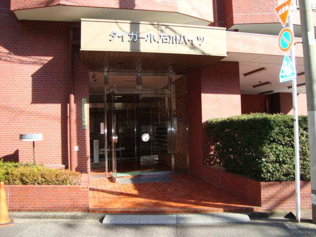 Entrance. Common areas