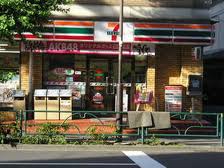 post office. Seven-Eleven ・ 766m to Bunkyo Botanical Gardens before store (post office)