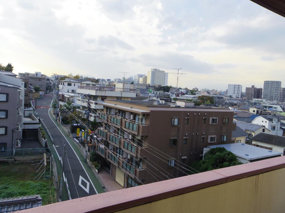 View photos from the dwelling unit. View from the site (November 2013) Shooting