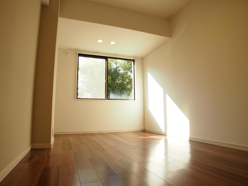 Non-living room. Western-style 6.7 Pledge