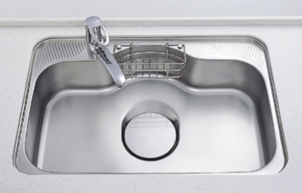 Kitchen.  [Wide type Sink] Scratches are less noticeable in the water purifier integrated shower faucet with about 800mm wide sinks, Has been applied excellent embossing also design properties.