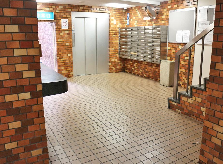 lobby. Common area lobby